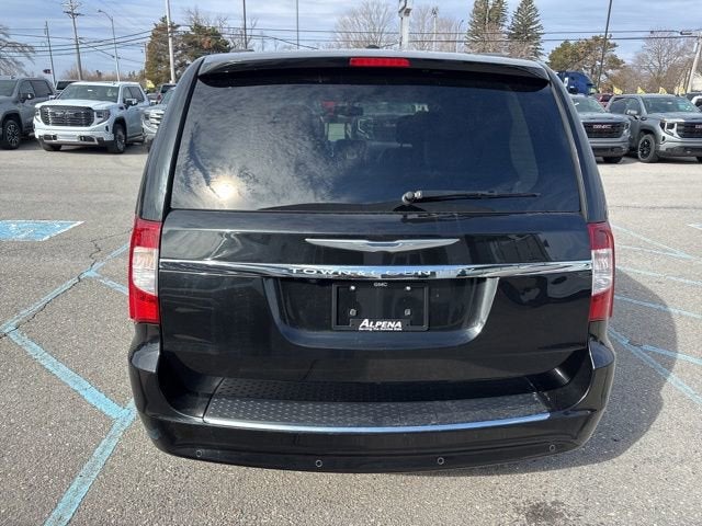 2015 Chrysler Town & Country Touring-L