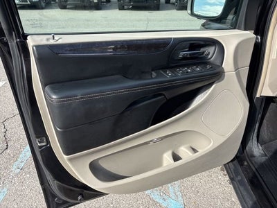 2015 Chrysler Town & Country Touring-L