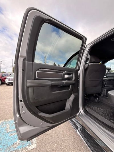 2024 RAM 3500 Big Horn Crew Cab 4x4 8' Box