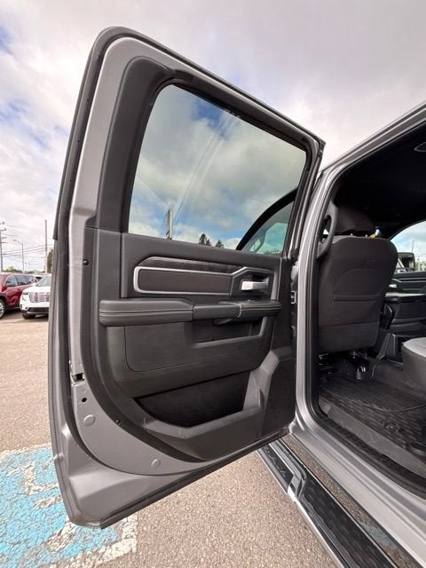 2024 RAM 3500 Big Horn Crew Cab 4x4 8' Box