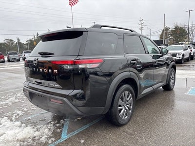 2024 Nissan Pathfinder SV