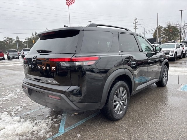 2024 Nissan Pathfinder SV