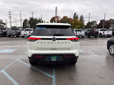 2025 Nissan Pathfinder SV