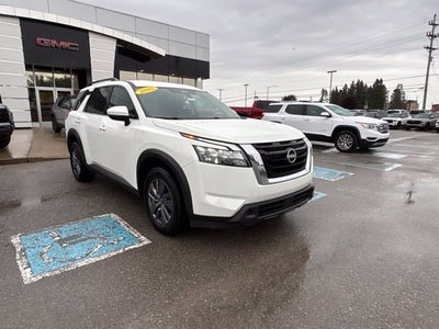 2025 Nissan Pathfinder SV