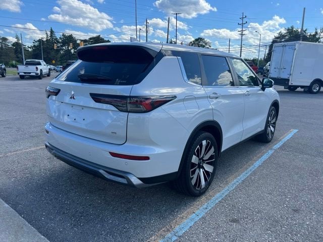 2025 Mitsubishi Outlander SE