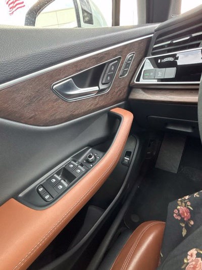 2025 Audi Q7 Premium Plus