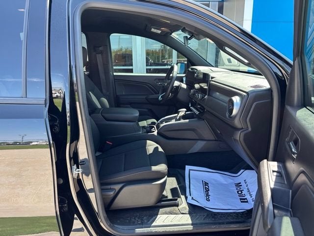 2023 Chevrolet Colorado LT - Photo 28