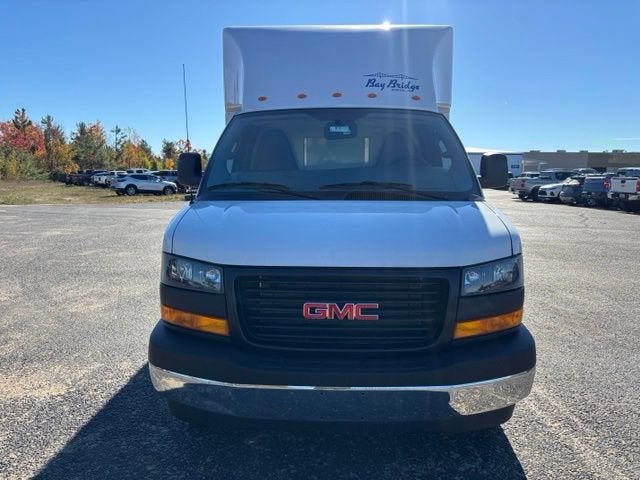 2025 GMC Savana Cutaway 3500 1WT