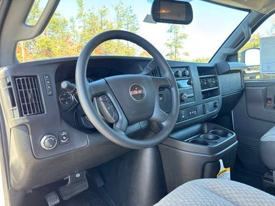 2025 GMC Savana Cutaway 3500 1WT