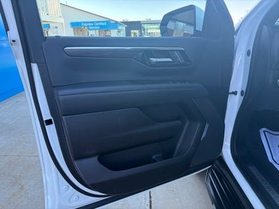 2025 Chevrolet Suburban LT