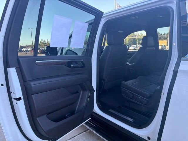 2025 Chevrolet Suburban LT