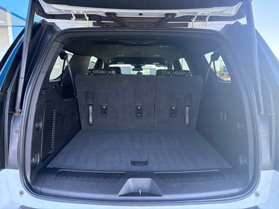 2025 Chevrolet Suburban LT