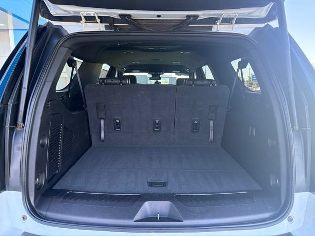2025 Chevrolet Suburban LT