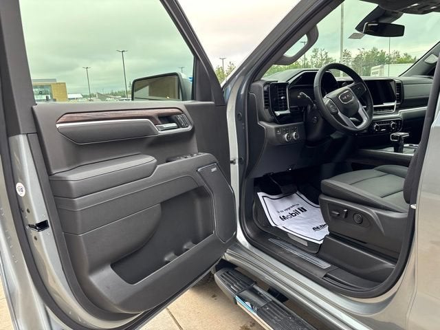 2026 GMC Sierra 1500 SLT - Photo 8