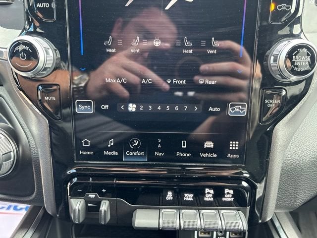 2024 RAM 2500 Laramie Crew Cab 4x4 6'4" Box