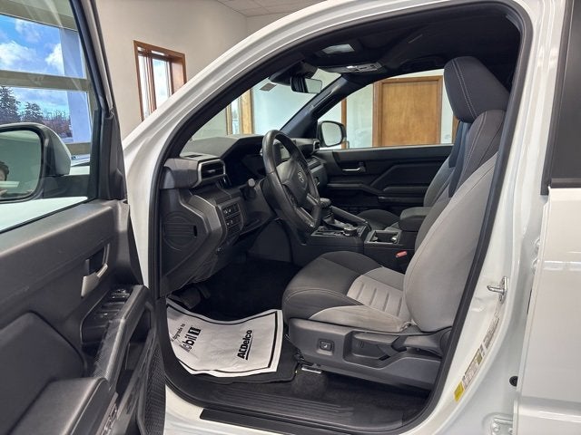 2024 Toyota Tacoma 4WD SR5