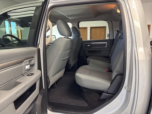 2018 RAM 1500 Big Horn Crew Cab 4x4 5'7" Box