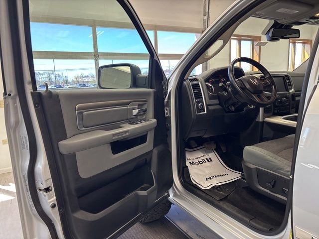 2018 RAM 1500 Big Horn Crew Cab 4x4 5'7" Box