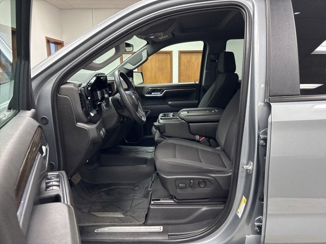 2025 Chevrolet Silverado 1500 LT (2FL)