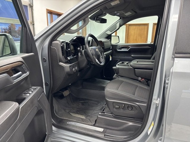 2025 Chevrolet Silverado 1500 LT (2FL)