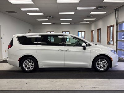 2022 Chrysler Voyager LX
