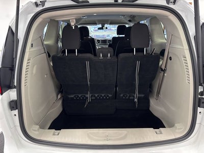 2022 Chrysler Voyager LX